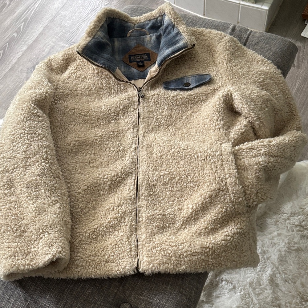 Pendleton unisex fleece/ wool detailSherpa Jacket- - sz Large 22 in W by 26 L